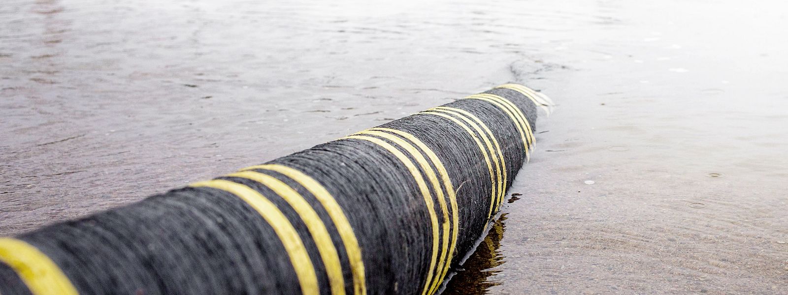 Laying of offshore cable